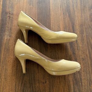 Vince Camuto Desti Patent Leather Round Toe Nude Heels / Pumps